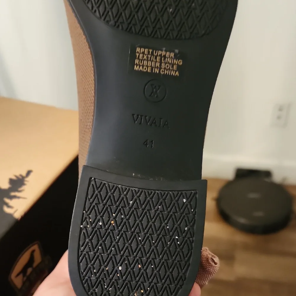 Vivaia Water Resistant Square Toe Nutmeg Chukka Boots - Picture 8 of 10